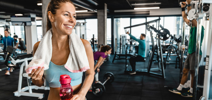 mujer gimnasio