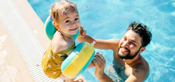 hijos piscina 