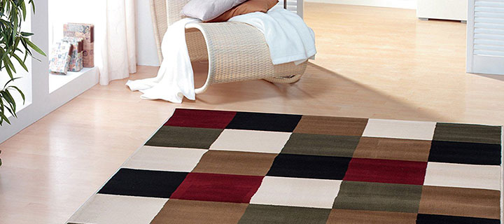 alfombras multicolores en departamentos de estreno 